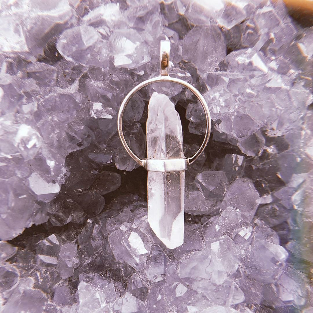 <img src="jewelry.png" alt="jewelry-collection">