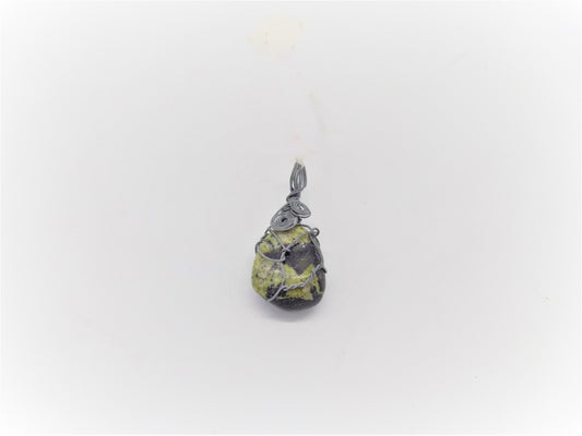 Wire Wrap Pendant: Nephrite Jade