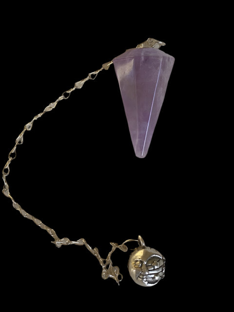 pendulum amethys with sun and moon charm