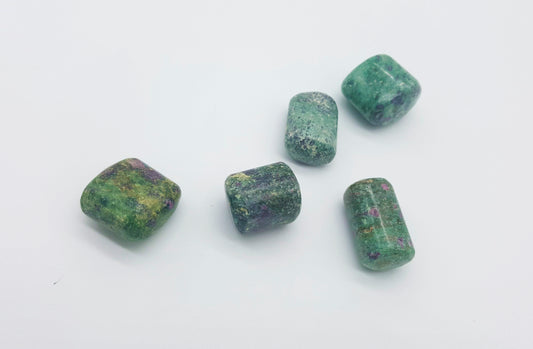 Ruby in Zoisite, raw