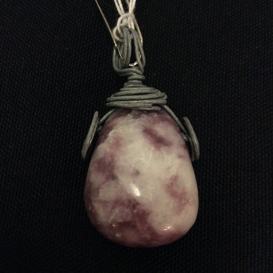 Wire Wrap Pendant: Lepidolite